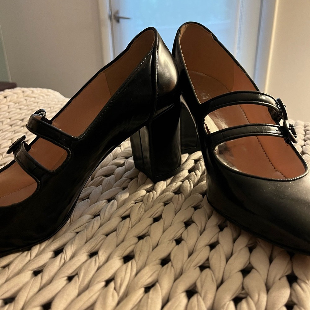 Cute Black Pumps 👠